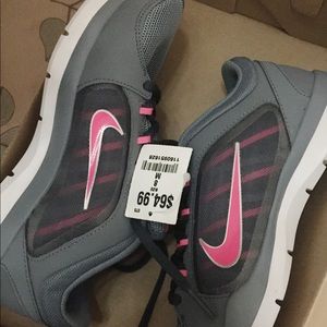 Brand new nike shoes, never worn